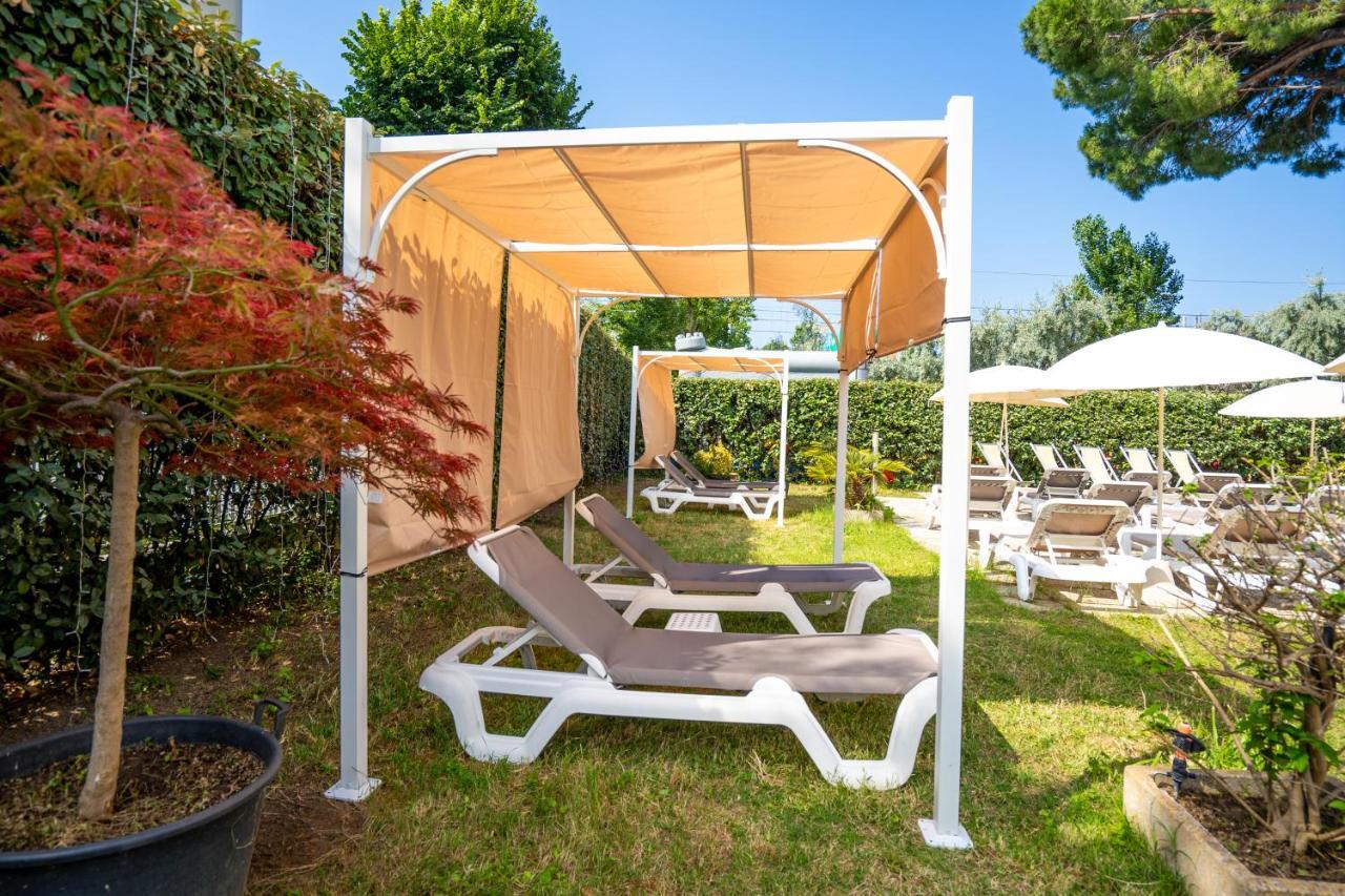 Lotus Hotel All Inclusive & Spiaggia 리미니 외부 사진